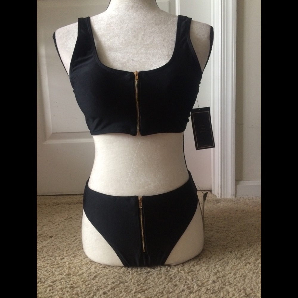 Beautiful 2 pc Bikini swimsuit